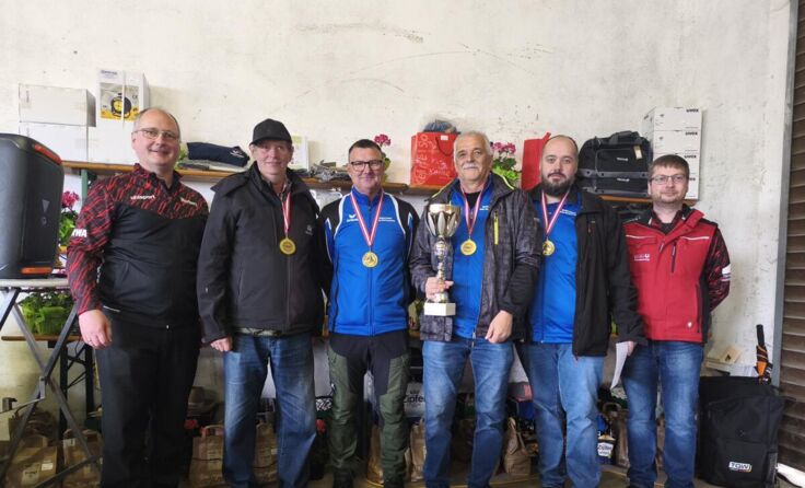 Das Siegerteam der Union Bachmanning 2 und Organisatoren. (Foto: privat)