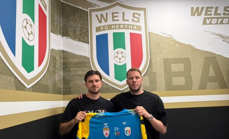 Neuzugang Din Barlov und Sport-Vorstand Reen Swete. (Foto: FC Hertha)