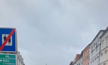 Es ist schön, wenn Tafeln aufgestellt sind. Aber ich bin fast blind“
