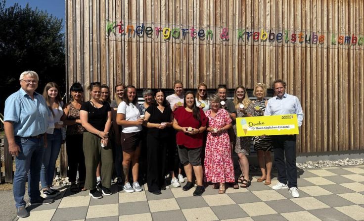Zu Besuch mit Eis beim Kindergarten Lambach (Foto: Öaab)