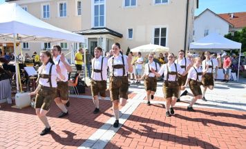 Toller Herbstmarkt auf dem Krenglbacher Ortsplatz