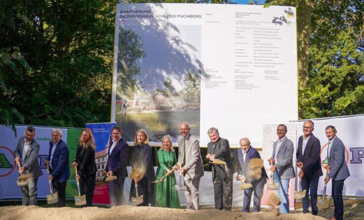 Spatenstich für die erste Bauetappe (Foto: Bartak)