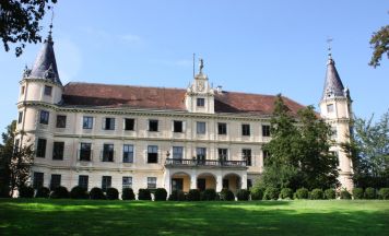 25 Jahre voller Engagement gegen Rassismus und Rechtsextremismus
