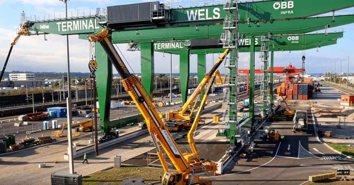 Two giants for the Wels ÖBB terminal