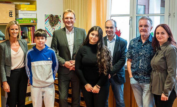 Projektanten und die Jugendlichen der MS Lichtenegg (Foto: Stadt)