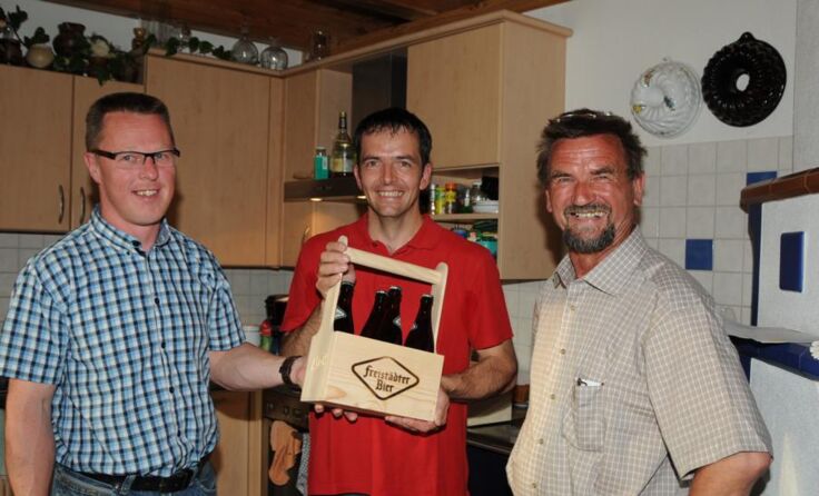 Gemeinderat Stefan Hiemetsberger, Bürgermeister Alois Reithmayr, Gastgeber Karl Kern (Foto: Kern)