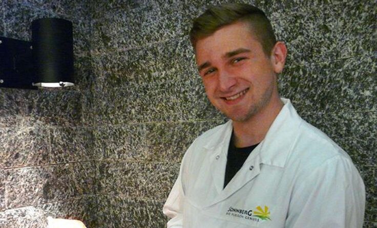 Stefan Huber mit dem beliebtesten Fleischprodukt der Mühlviertler: dem Speck