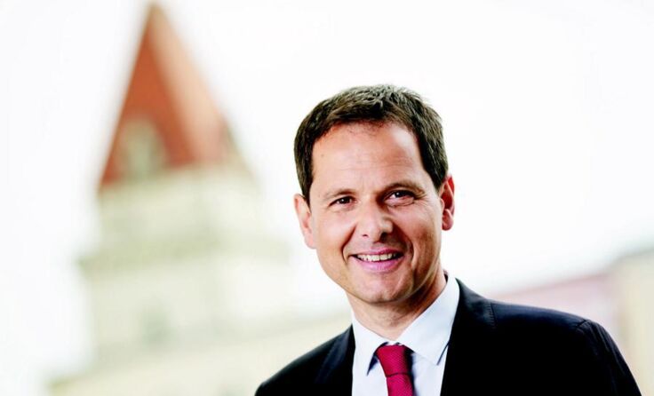 Christian Jachs (ÖVP) setzt sich gegen drei Bürgermeisterkandidaten in Freistadt durch.