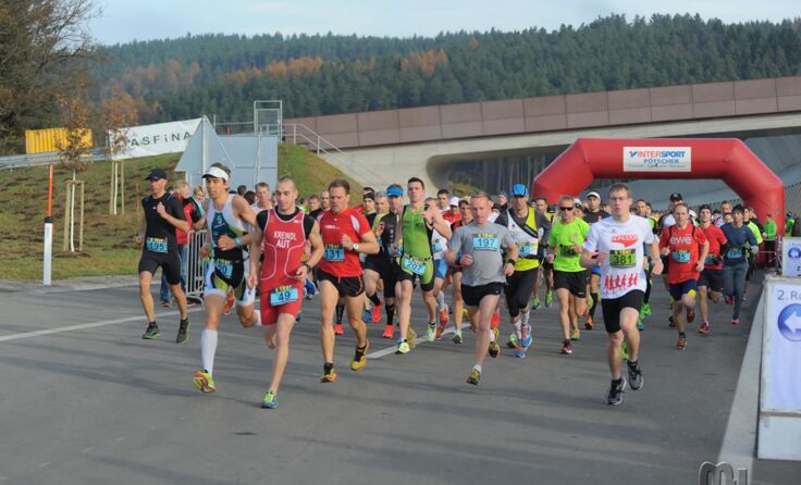 Die S10-Eröffnung wird mit einem Lauf von Lest nach Unterweitersdorf gefeiert. Foto: Michael Hofer