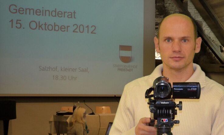 Fraktionsobmann Reinhard Atteneder filmt seit 2012 mit.