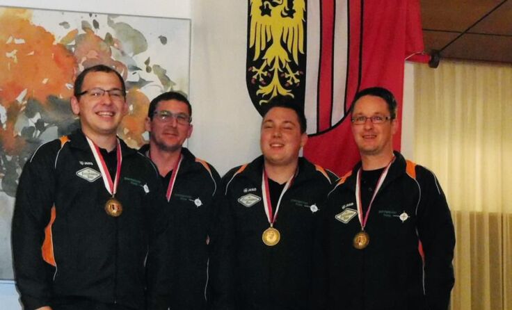 Dominik Wieser, Mannschaftsführer Martin Steinmetz, Nico Grubauer, Jürgen Übermasser (v.l.)