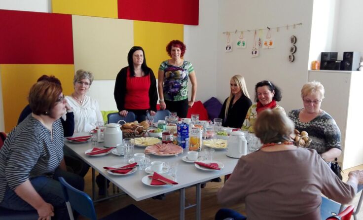 Beim Frauenfrühstück wurde im neuen Nachschlagewerk "Marie" geblättert.