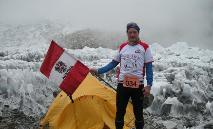 Den höchsten Marathon der Welt in Nepal hat Ambros Mühlbachler absolviert.