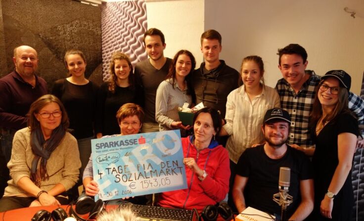Redaktionsteam bei der Spendenübergabe Foto: Freies Radio Freistadt (FRF) 