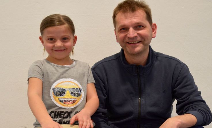 Eine der jüngsten Teilnehmerinnen: Eleonor Plöchl mit Lehrer Markus Lindner