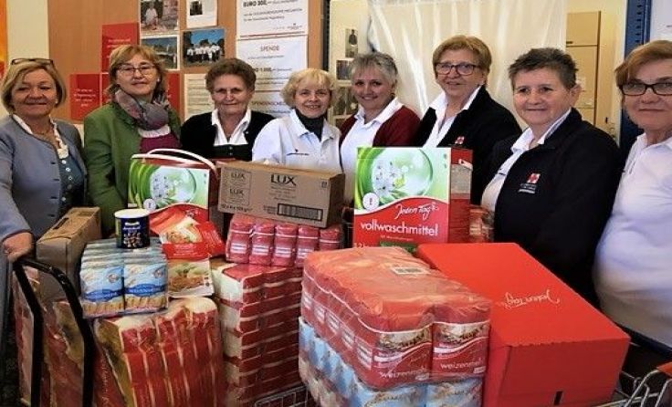Spendenübergabe an den Sozialmarkt Hagenberg. 