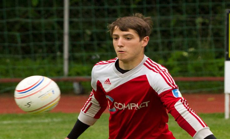 Youngster Nicolas Voit bei der Abwehr Fotos: ÖFBB/Gusenleitner