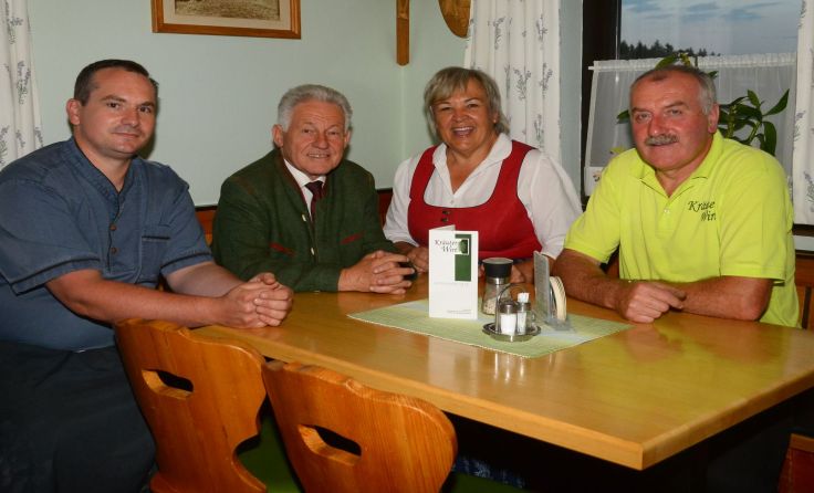 Josef Pühringer mit der Familie Dunzinger.