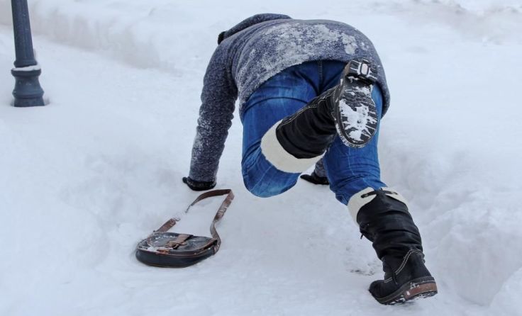 Vorsicht bei Glatteis! Foto: Astrid Gast/Shutterstock.com