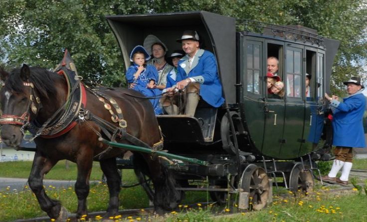 Mit der Pferdeeisenbahn lässt sich in längst vergangene Zeiten eintauchen.Foto: Pröslmayr