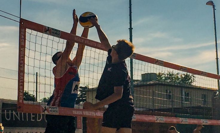 Beach Landesmeisterschaft U16 Finale: Tristan Kitzmüller am Angriff 