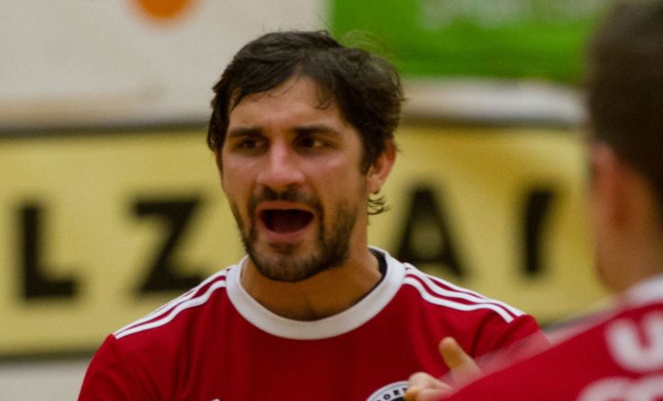 Mittelmann Julian Payrleitner jubelt über die zwei wichtigen 3:0 ErfolgeFoto: Stefan Gusenleitner