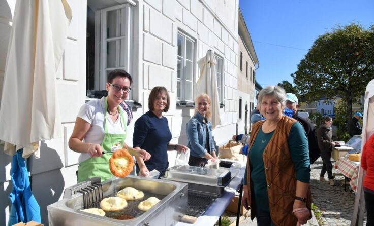Die köstlichen Bauernkrapfen waren sehr beliebt. (Foto: Erika Ganglberger)