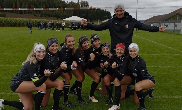 Das Frauenteam aus Reichenthal spielt wieder in der 1. Bundesliga. (Foto: Faustball Reichenthal)