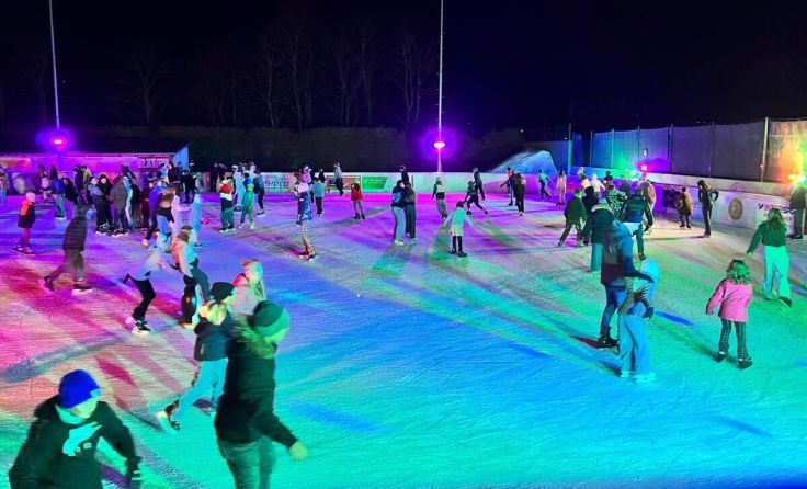 Am 22. Februar geht es wieder verkleidet ab aufs Eis! (Foto: Magdalena Getz)