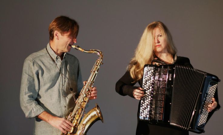 Das Duo Spielzeugs tritt in der Neuen Galerie auf. (Foto: Stefan Bartel)