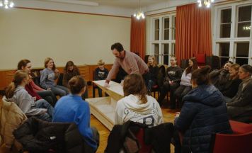 Bestatter Eric Wrede stellt „Der Tod ist ein Arschloch“ im Kino Freistadt vor