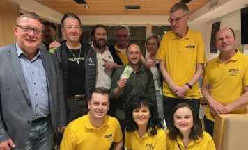 Knobeln des ÖAAB Windhaag begeisterte Jung und Alt