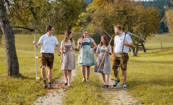 Die Landjugend Leopoldschlag lädt zum Bezirksentscheid Sensenmähen ein. (Foto: LJ Leopoldschlag)