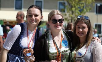 Stimmungsvoller Maikirtag mit Handwerk, Akrobatik und Miteinander