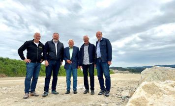 Ehemaliger Straßenbau-Landesrat Hiesl besucht S10-Baustelle in Rainbach