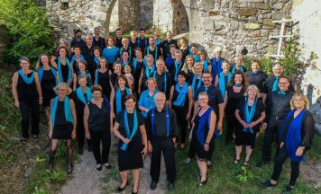 Kultur im Bad mit der Sing Aktiv Gemeinschaft und der Bigband der Landesmusikschule