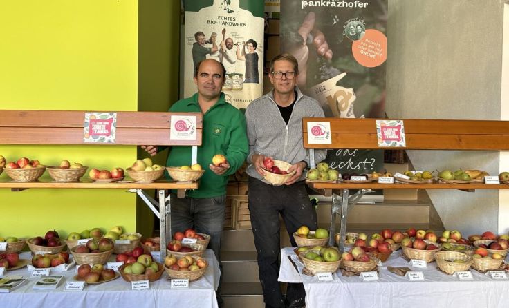 Sortenbestimmung beim Pankrazhofer mit Andreas Huch (l.) (Foto: Pankrazhofer)