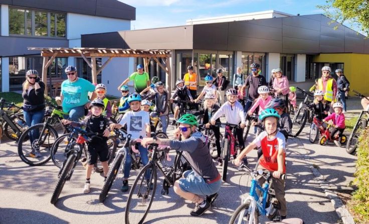 Gemeinsame Radausfahrt mit rund 50 Teilnehmern (Foto: Privat)