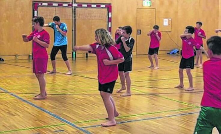 Piloxing-Einheit mit Juliana Käfer