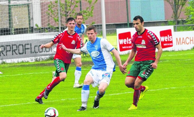 Florian König (Mitte) und der SV Sierning gehen in Wels leer aus. Foto: SVS/König