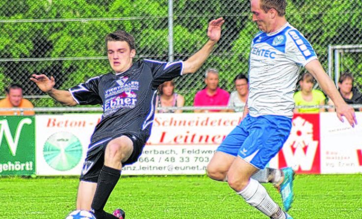 Schlierbach, links Andreas Helmberger, unterliegt Molln 0:1. Foto: gzorn 