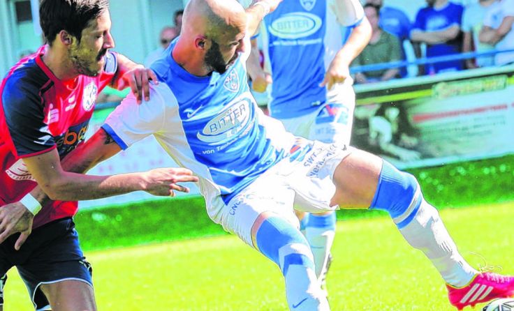 Safak Ileli (rechts) erzielt gegen Bad Ischl das 3:0. Foto: Moser