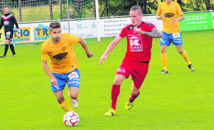 Simon Pranzl (links) und der SV Sierning müssen nach Micheldorf. Foto: SVS/König