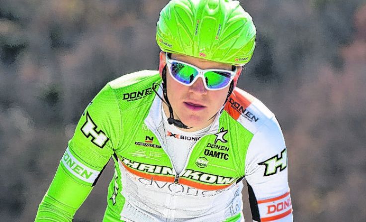 Dominik Hrinkow liegt mit einer Fluchtgruppe lange Zeit in Führung. Foto: Eisenbauer