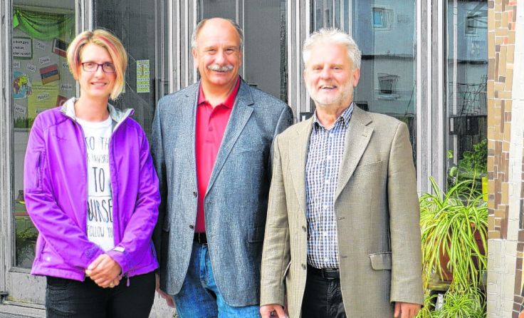 Von links: Familienreferentin Birgit Heidlberger, Manfred Kalchmair und Franz Krondorfer