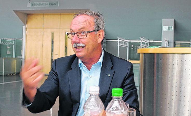 Gerald Hackl wird für weitere sechs Jahre zum Steyrer Bürgermeister gewählt.