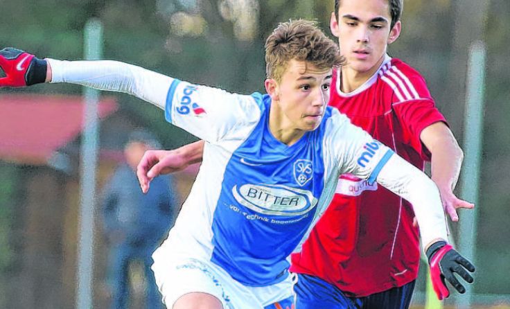 Albin Dzafic und der SV Sierning unterliegen Edelweiß Linz mit 0:2. Foto: Moser