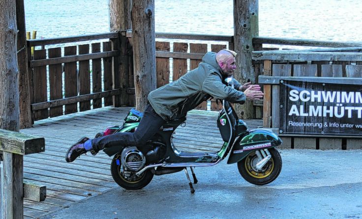 Der nächste Stunt von Günter Schachermayr findet im Stausee in Klaus statt.