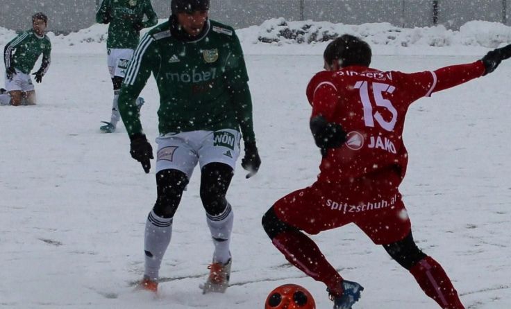 Vorwärts hat am Samstag gegen St. Peter mit 2:1 gewonnen. Rechts im Bild Alexander Staudecker.