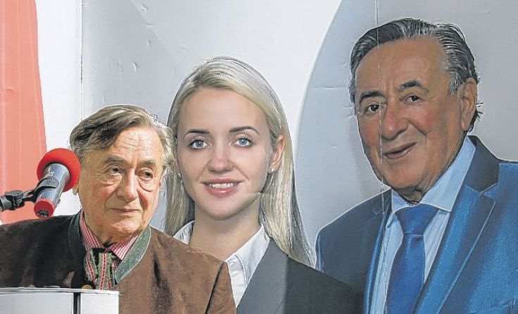 Richard Lugner kam mit 40 Minuten Verspätung nach Steyr, Gattin Cathy ließ sich entschuldigen.